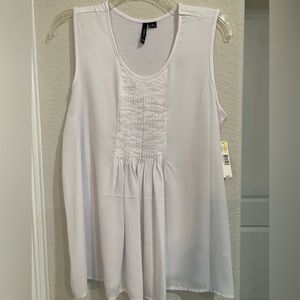 NWT New Directions M White Blouse